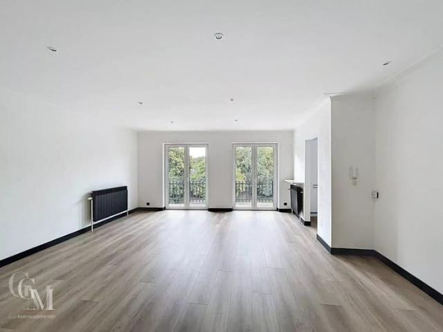 Bright 2 Bedroom Apartment in Gilly, Belgium