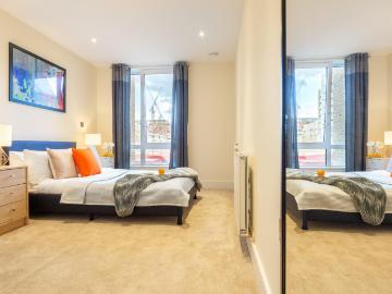 Bright 2 bedroom apartment in Limehouse Has an Apartment