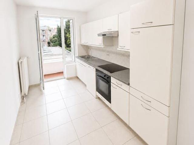 Bright 2 Bedroom Apartment on Smet de Naeyer + parking