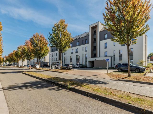 Bright 2 bedroom ground floor flat