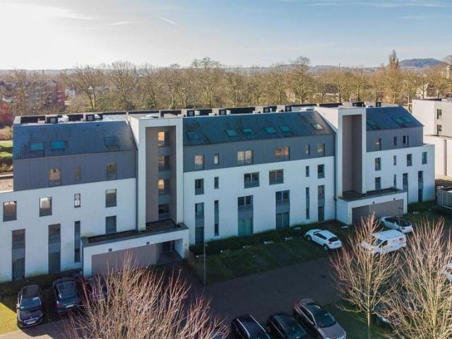 Bright 2 bedroom ground floor flat