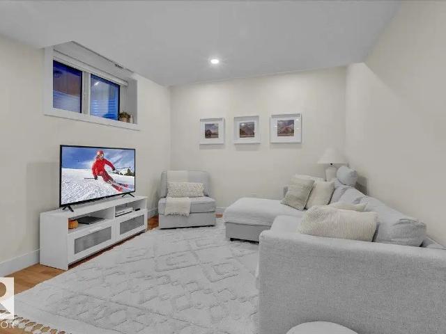 Bright 2 Bedroom Legal Suite | Grovenor | Garage Parking | 2023 Build