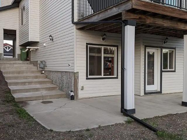 Bright 2 Bedroom Walkout Basement Suite available in Strathmore