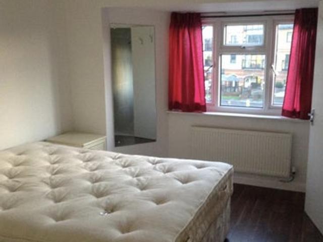 Bright 2 Double Room and 1 Study Room Flat to Let
