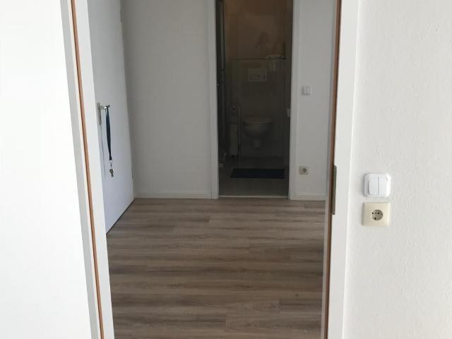 Bright 2 Room Apartment with Balcony 3 Guestsable, modern home in Frankfurt am Main, Frankfurt Amsterdam Apartments for Rent