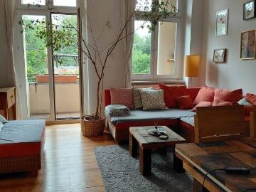 Bright 2 Room Apartment with Balcony in Neukölln Near Richardplatz!