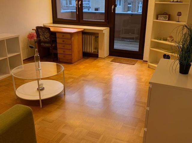 Bright 2 room apartment with balcony within walking distance to the Medienhafen, Dusseldorf Amsterdam Apartments for Rent