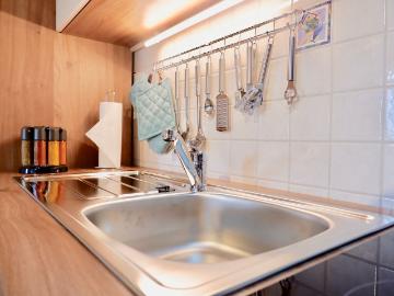 Bright 2 room apartment with great connections in Dresden, Dresden Amsterdam Apartments for Rent