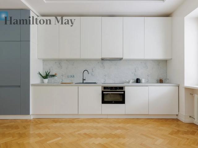 Bright 2 room apartment of 45 m² in a historic tenement house in the heart of Warsaw