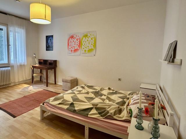 Bright 2 Room Apartment on a Residential Street in Berlin Reinickendorf, Berlin Amsterdam Apartments for Rent