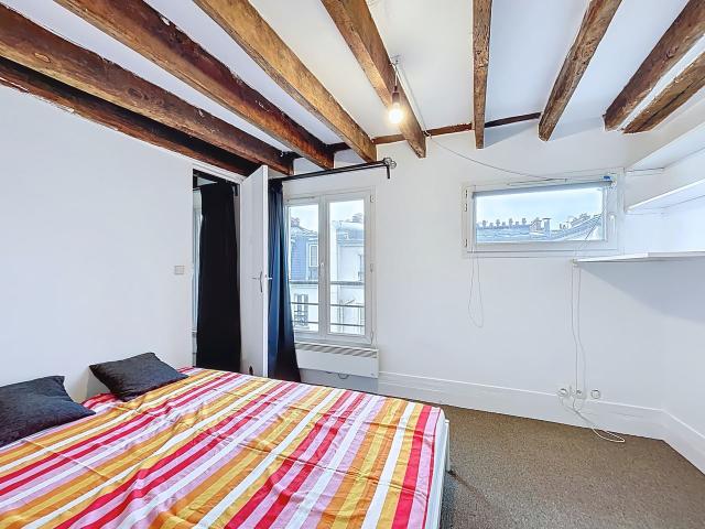 Bright 2 room apartment – Poissonnière neighborhood – 32 m², Paris Amsterdam Apartments for Rent