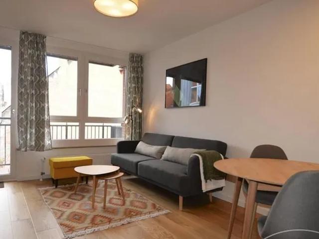 Bright 2 room flat with balcony in Berlin Prenzlauer Berg, furnished