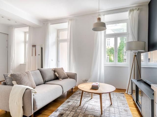 Bright 2BR, Leopoldstadt, fully furnished incl. balcony, elevator and washing machine, Vienna Amsterdam Apartments for Rent