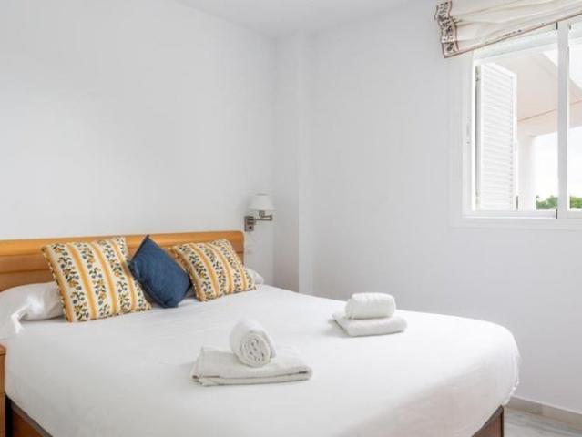 Bright 2BR with Golf Views near La Barrosa
