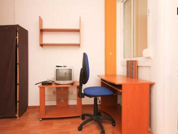 Bright 30 m2 studio apartment for rent in Granada City Center