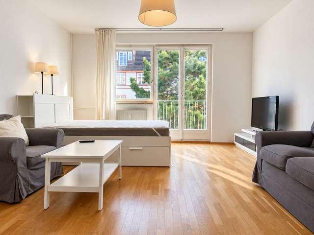 ⭐ Bright 42m² apartment within walking distance of the Ku Damm. Ready for move in ⭐
