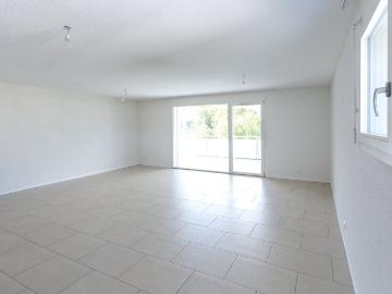Bright 4.5 room apartment in La Tour de Trême!