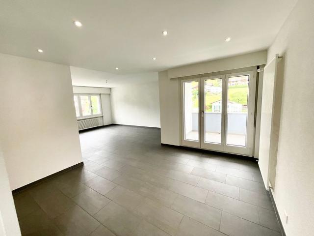 Bright 4.5 room apartment with balcony