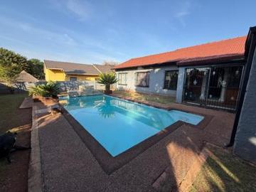 bright 4 bedroom lindhaven home with.