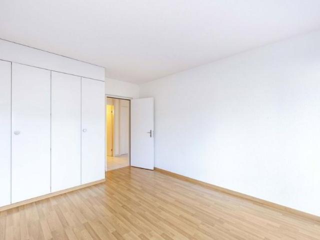 Bright 4 room apartment with balcony and beautiful view in Cham
