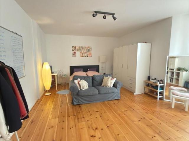 Bright 51 m2 Altbau Sublet at U Eberswalder Strasse | Nov to Jan
