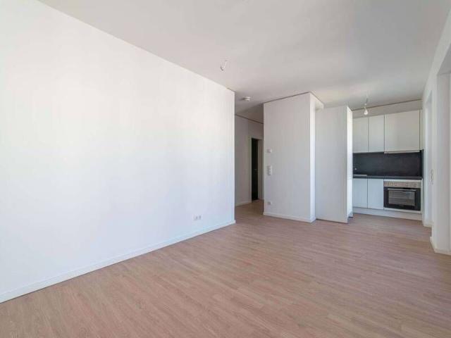 Bright 5th Floor 1 Bedroom Apartment in the Peaceful Backhouse Apt 255