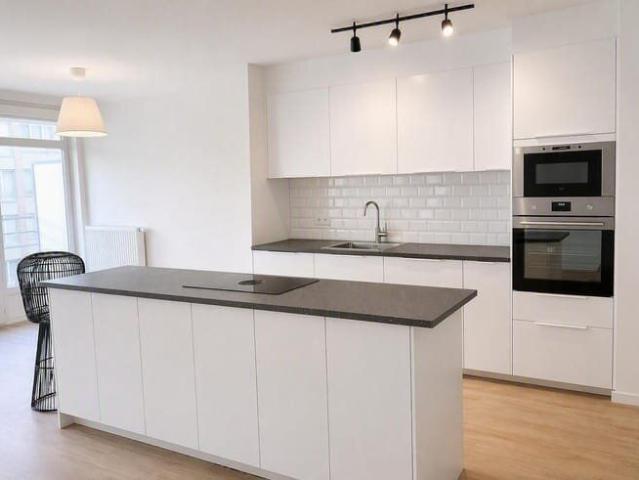 Bright 99 m² renovated apartment