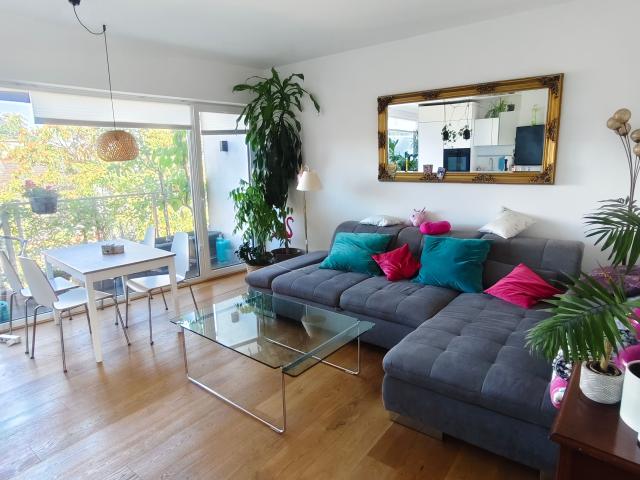 Bright & cozy 3 room apartment with 14 m² terrace in trendy 7th district