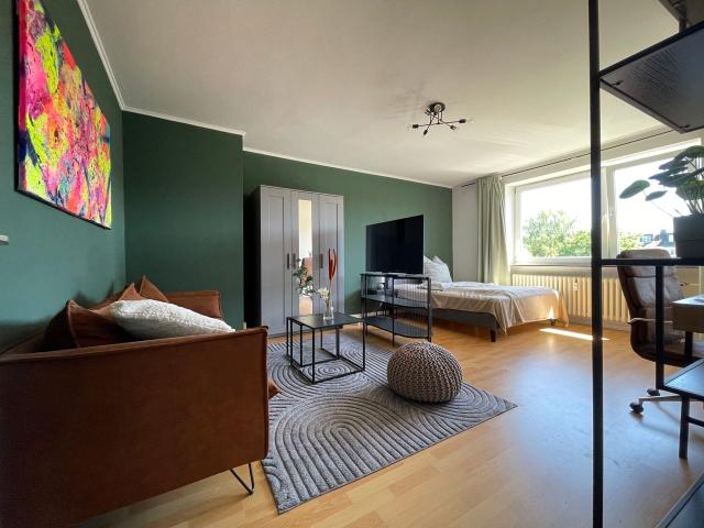 Bright & cozy apartment located in Kiel between UKSH and University I fully new furnished I All Inkl. I WLAN, Kiel Amsterdam Apartments for Rent