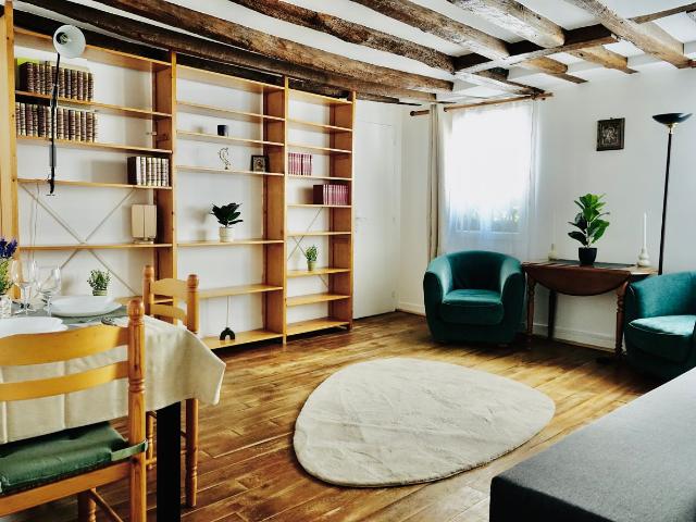 Bright & Cozy Paris Apartment | Metro 3 Min Away, Paris Amsterdam Apartments for Rent