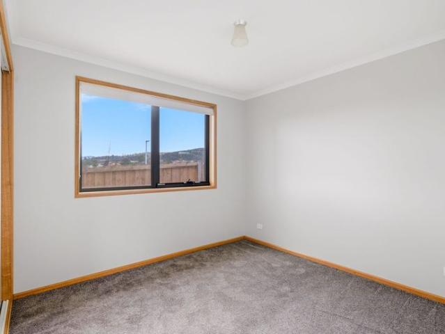 Bright & Comfortable 2 Bedroom Home