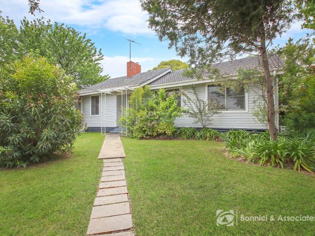 Bright, comfortable and centrally positioned