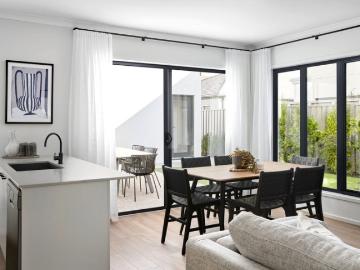 Bright & Comfortable Room in a Modern 4 Bedroom Home Mickleham Only $300 Per Week Per Room!