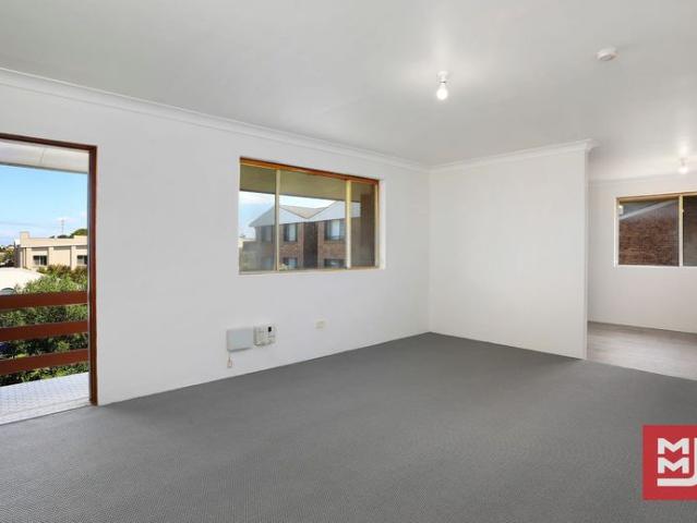 Bright & Convenient 2 Bedroom Unit in Corrimal