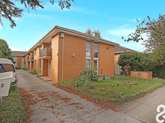 Bright & Convenient 2 Bedroom Unit in Ivanhoe