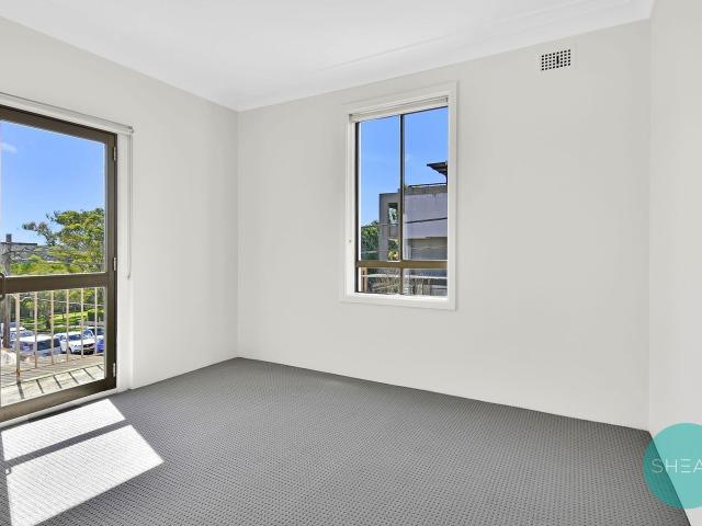 BRIGHT, CONVENIENT, WELL POSITIONED