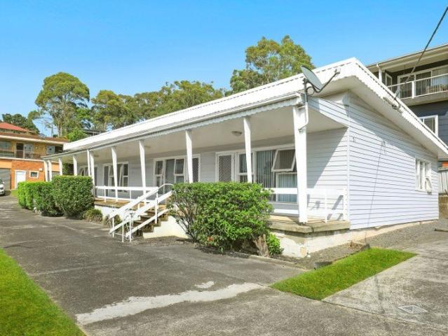 Bright & Convenient One Bedroom Unit