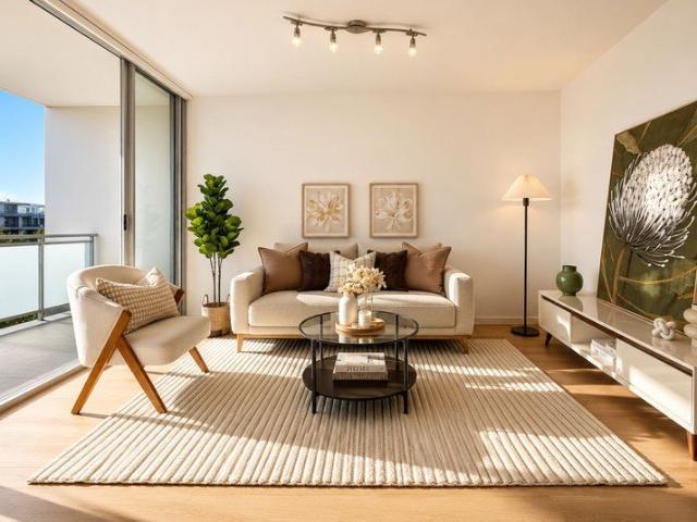 Bright Corner Apartment with a Vibrant Rosebery Lifestyle