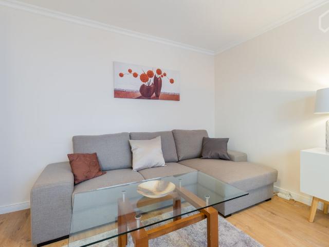 Bright, Calm Apartment with Balcony 6m² close to Kurfürstendamm, Berlin Amsterdam Apartments for Rent