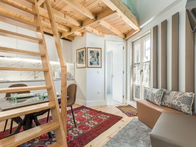 Bright Central Loft by PortoDreamStays