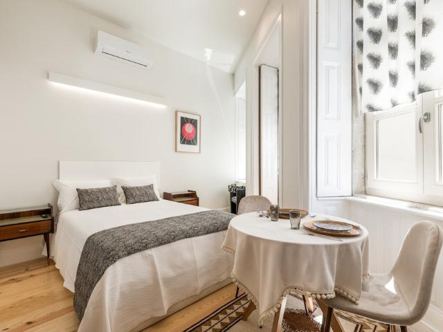 Bright Central Studio by PortoDreamStays