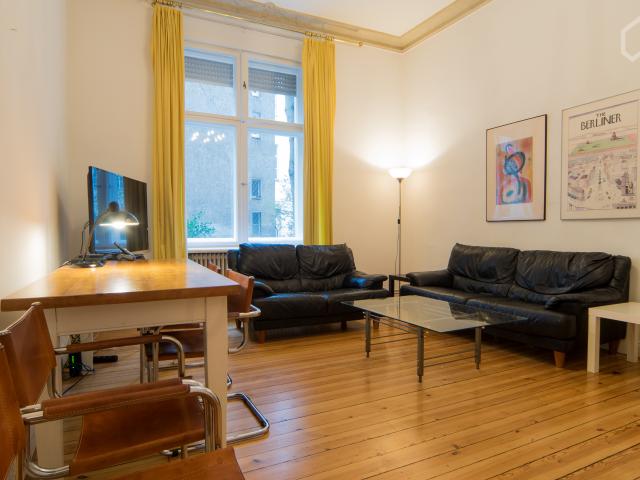 Bright, charming flat in vibrant neighbourhood