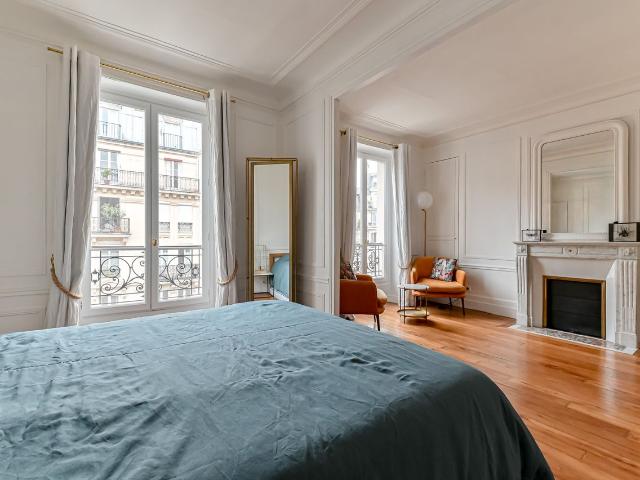 Bright & Charming Open Floor Apartment Mouffetard/Jardin des Plantes, Paris Amsterdam Apartments for Rent