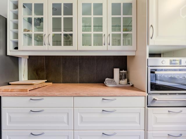 Serviced, Fully Furnished, Bright, Charming, & Modern Altbau in Wilmersdorf