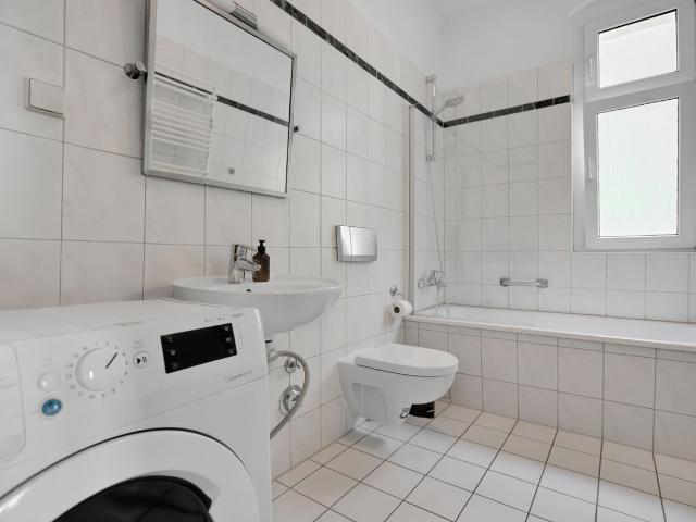 Bright charmingly furnished Jugendstil appartment with balcony, Berlin Amsterdam Apartments for Rent