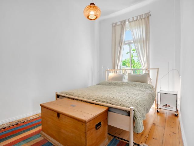 Bright charmingly furnished Jugendstil appartment with balcony, Berlin Amsterdam Apartments for Rent