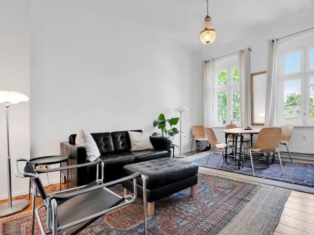 Bright charmingly furnished Jugendstil appartment with balcony, Berlin Amsterdam Apartments for Rent