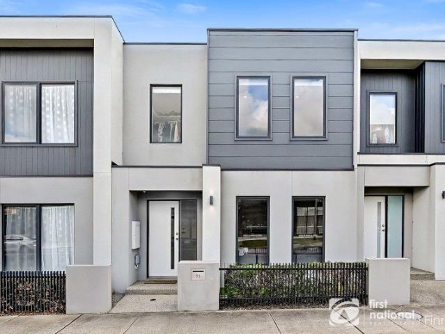 BRIGHT, CRISP, MODERN & SPACIOUS