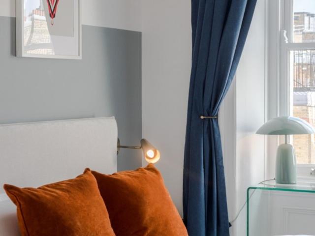 Bright and modern 2 bedroom apartment in the Holborn neighbourhood Has an Apartment