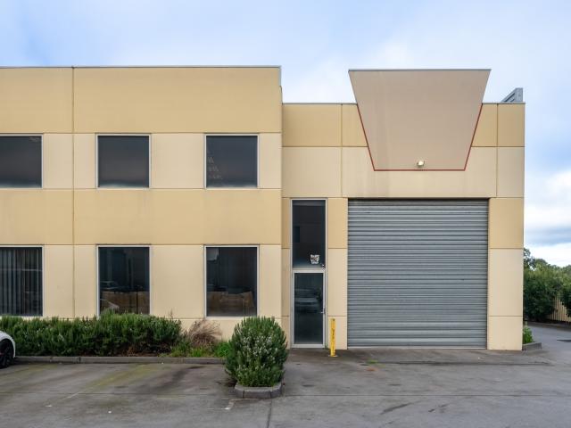 Bright and Modern Warehouse of 230sqm